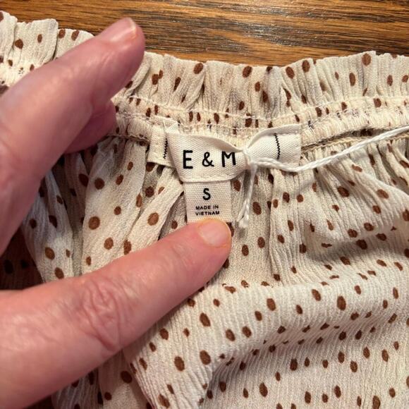 E&M Ivory Dotted Spaghetti Strap Cropped Ruched Top Size S NWT - Picture 4 of 11